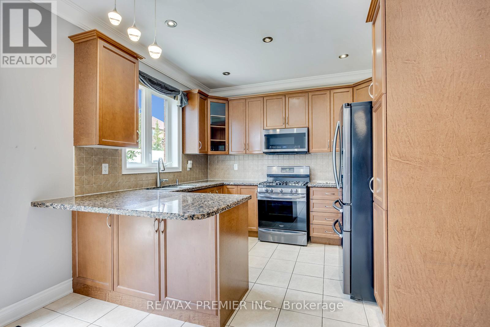 26 MAYBECK DRIVE - 9