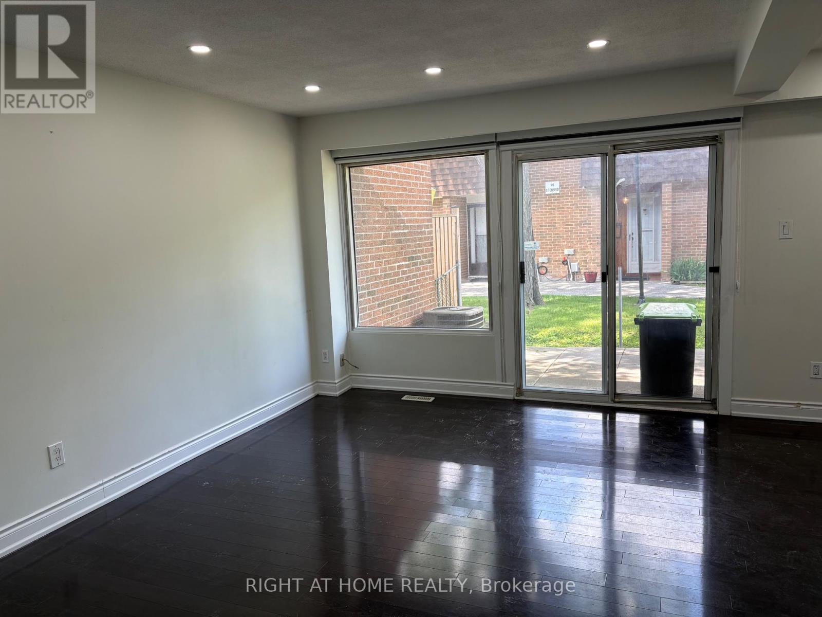 #115 16 LITCHFIELD COURT - Image 14