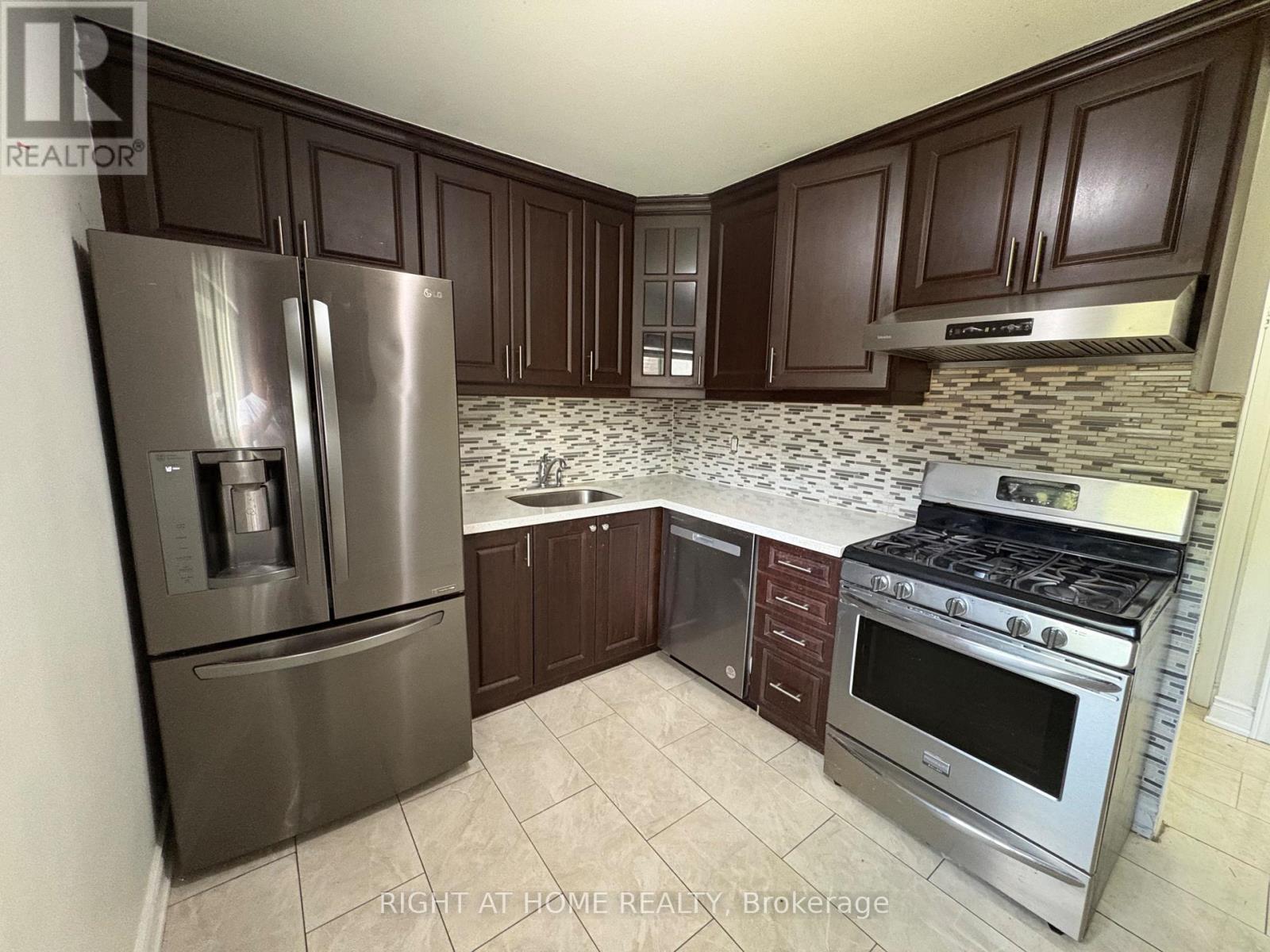 #115 16 LITCHFIELD COURT - Image 15