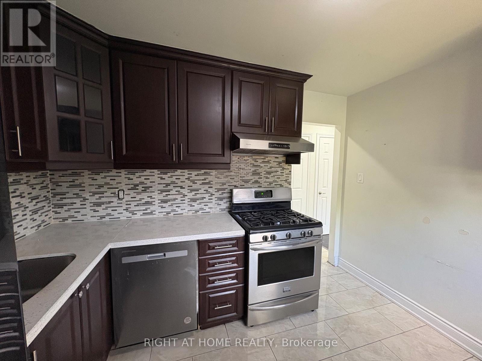 #115 16 LITCHFIELD COURT - Image 16