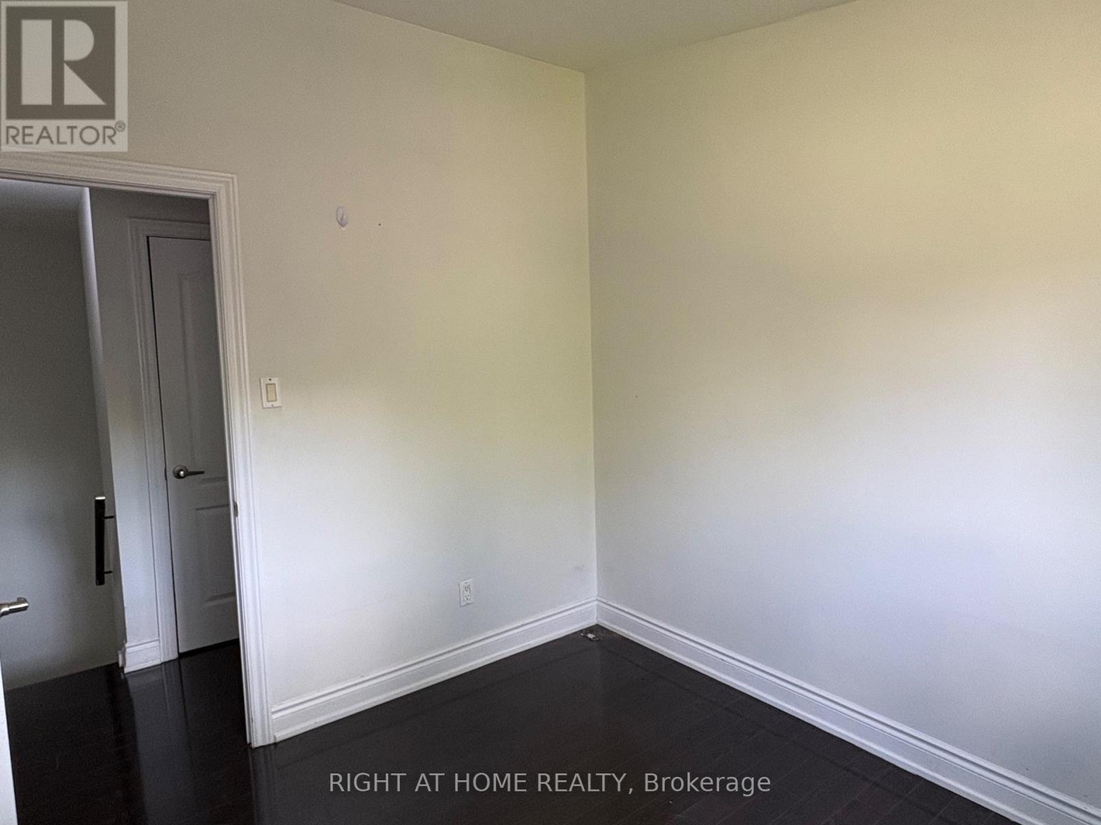 #115 16 LITCHFIELD COURT - Image 27