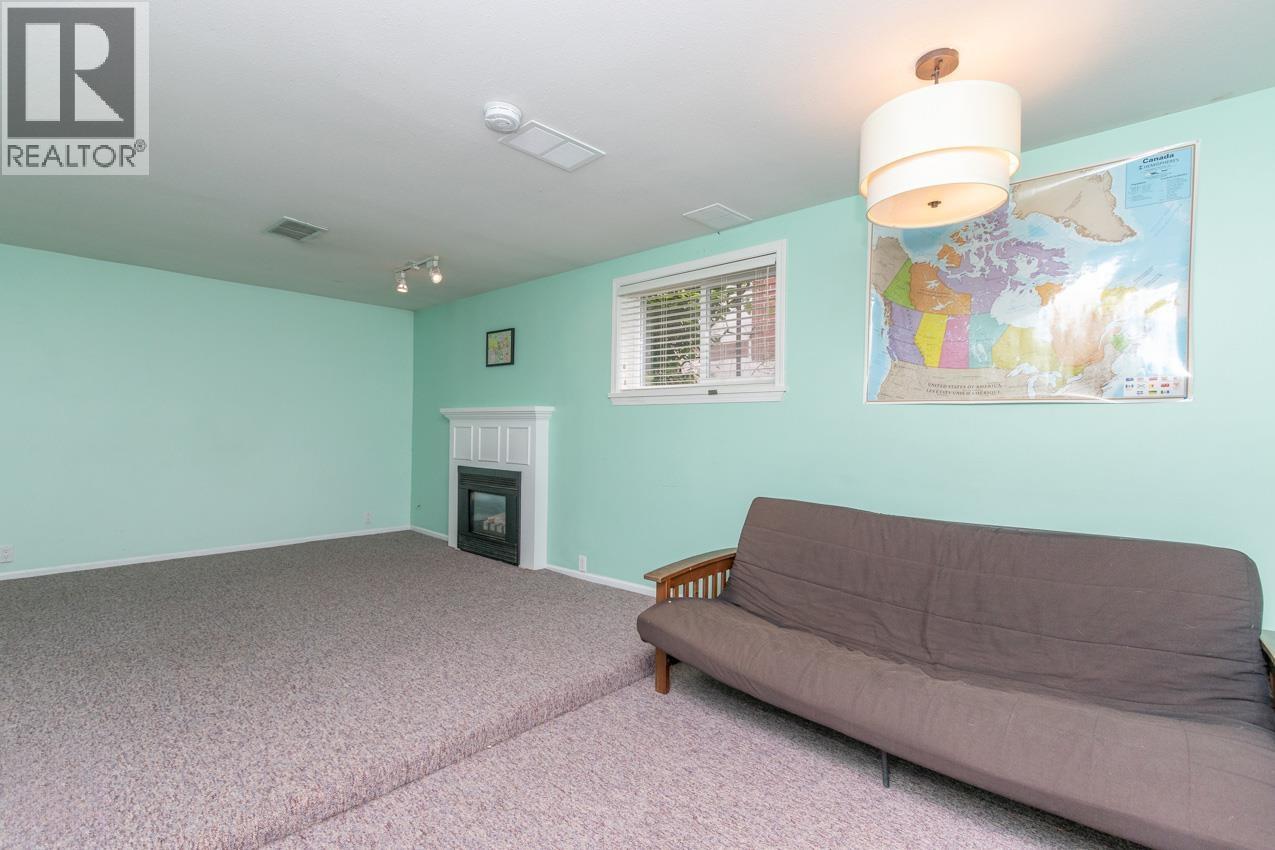 341 W 24TH STREET, North Vancouver