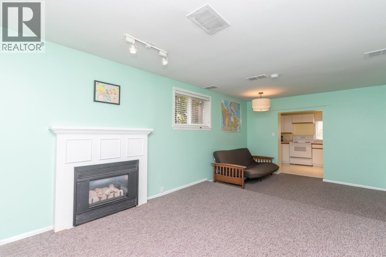 341 W 24TH STREET, North Vancouver