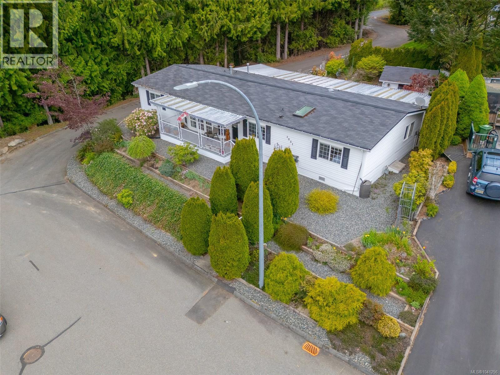 #76 1051 Murchie Way - 1