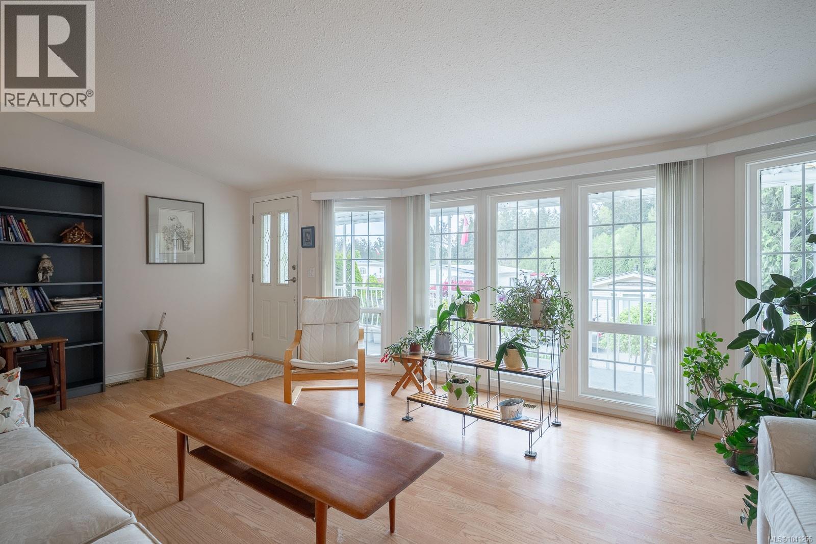 #76 1051 Murchie Way - 10