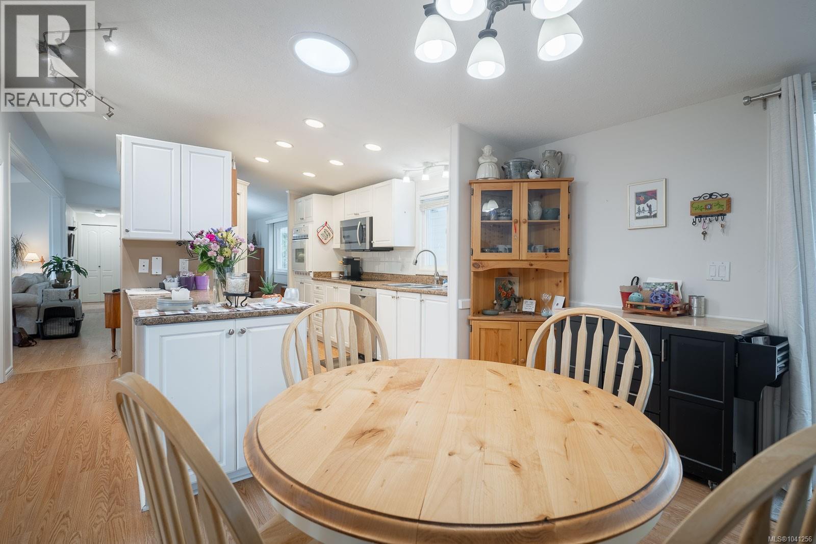 #76 1051 Murchie Way - 17