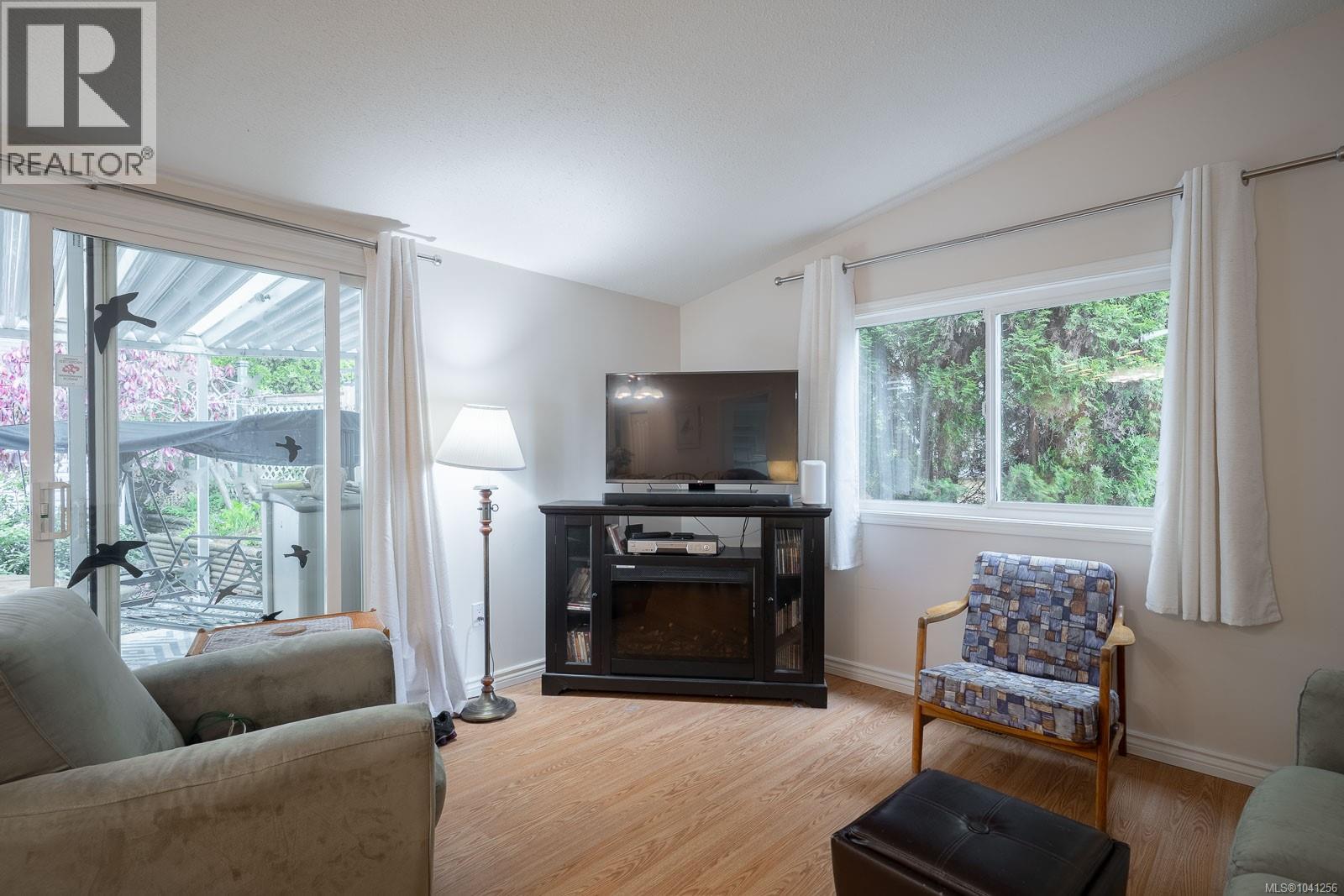 #76 1051 Murchie Way - 22