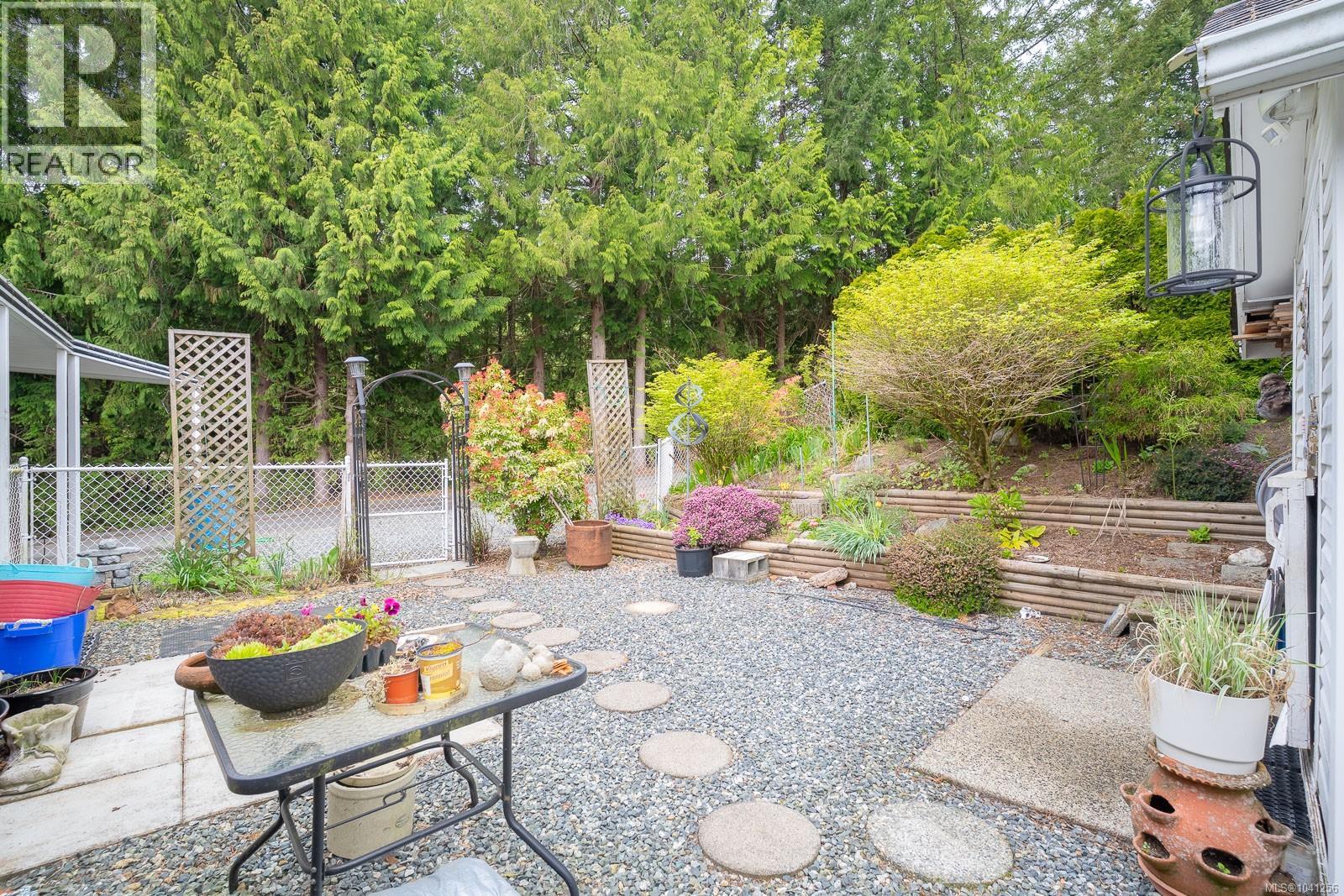 #76 1051 Murchie Way - 39