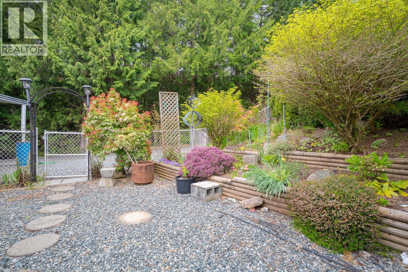 #76 1051 Murchie Way - 43