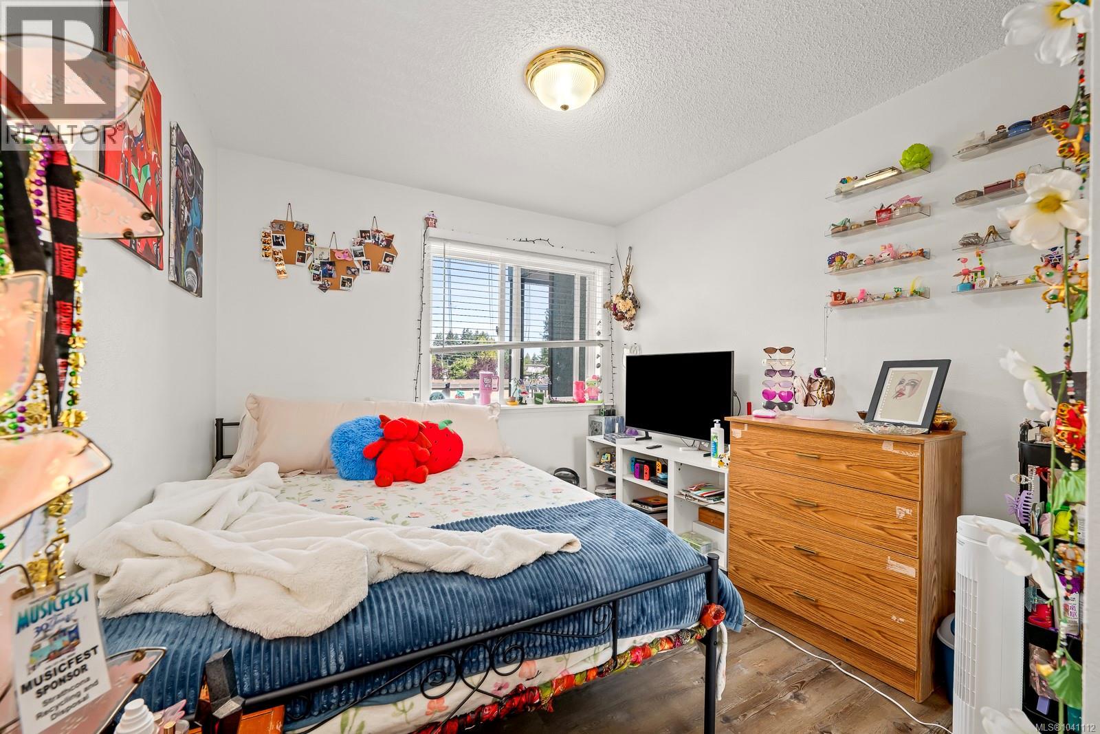 #301 1130 Willemar Ave - 22