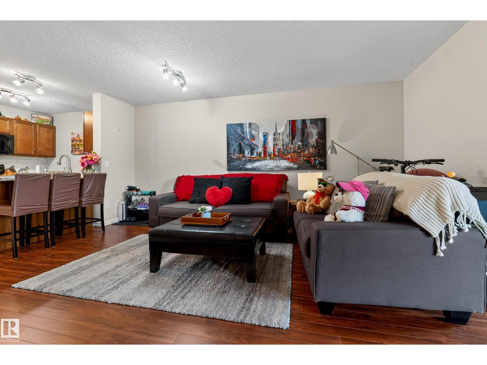 #419 271 CHARLOTTE WY - 13