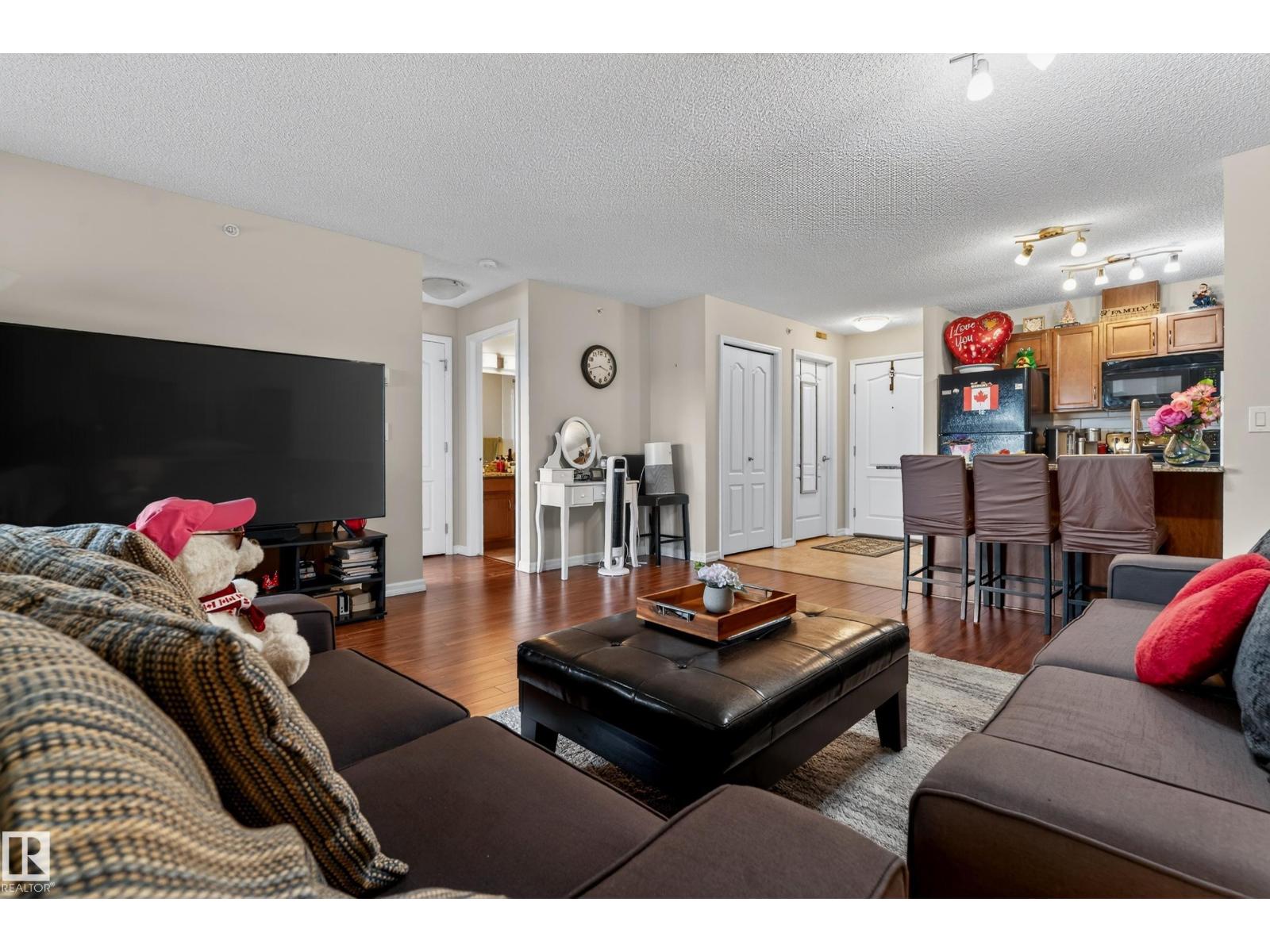 #419 271 CHARLOTTE WY - 15