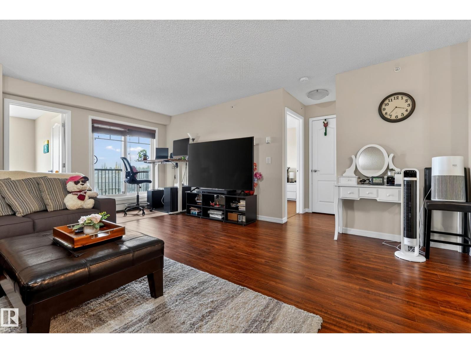 #419 271 CHARLOTTE WY - 18
