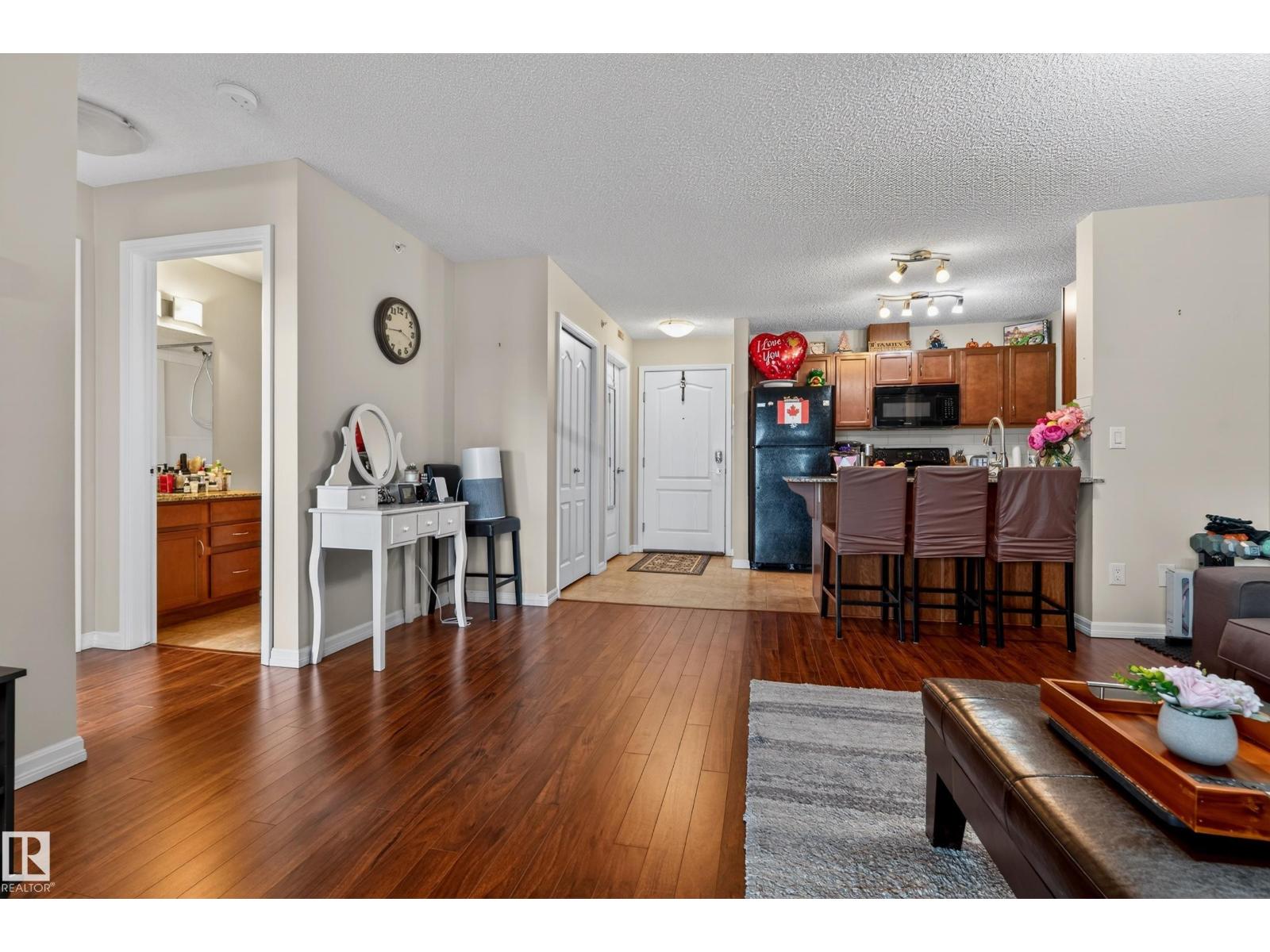 #419 271 CHARLOTTE WY - 19
