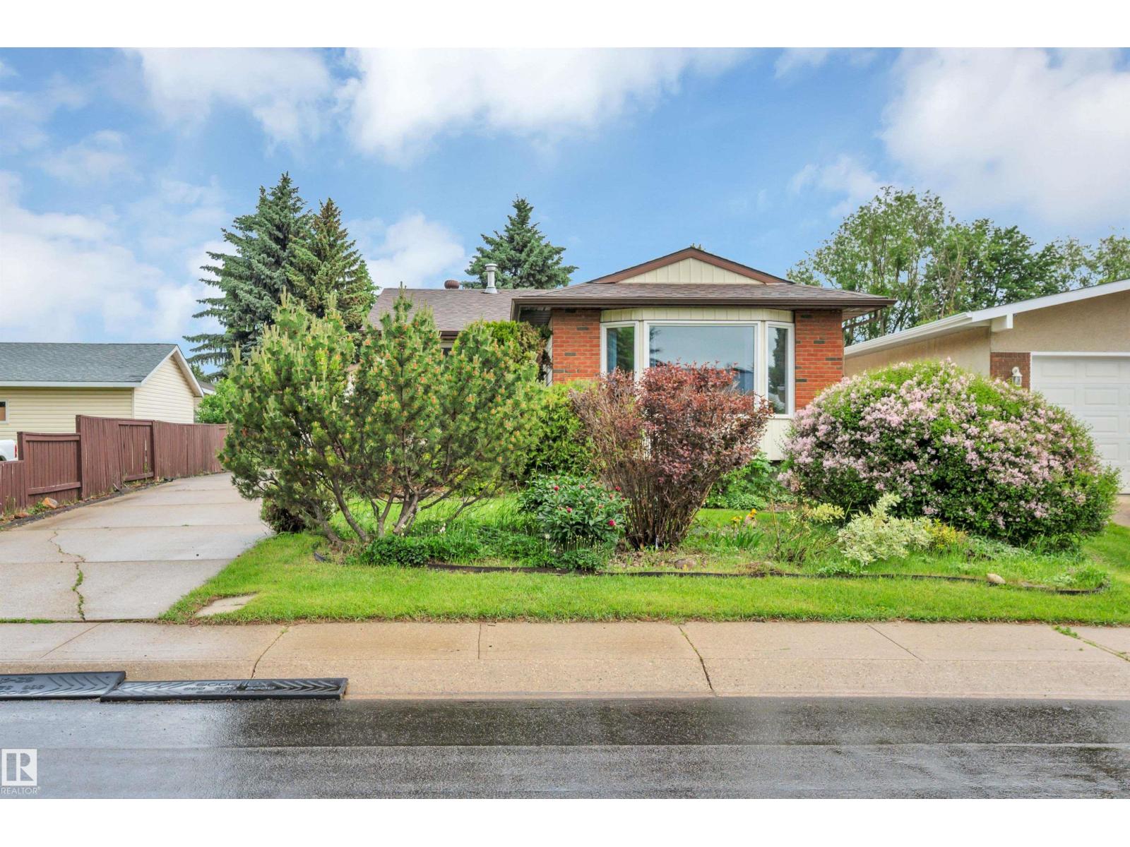 4524 20A AV NW - 1