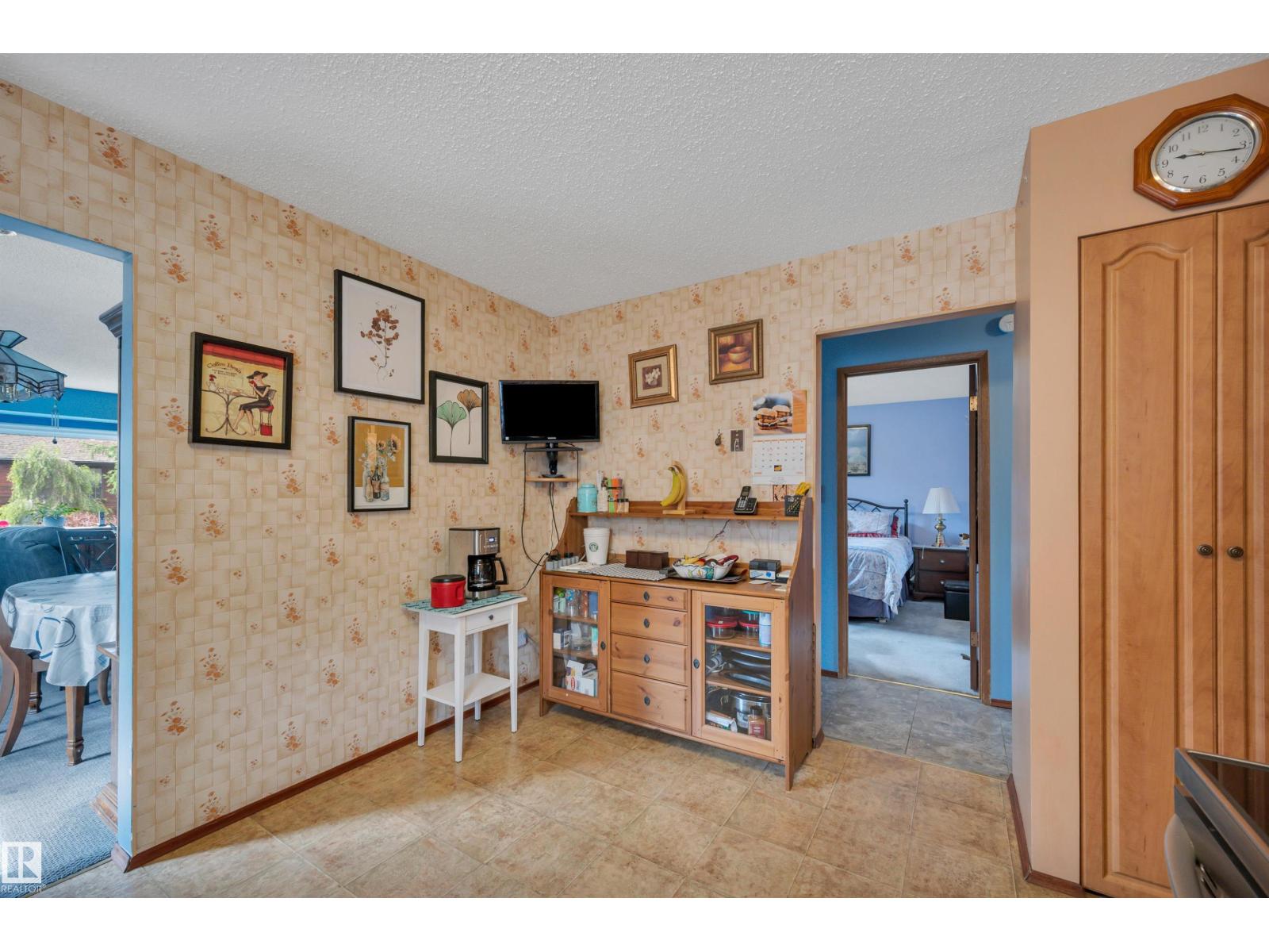 4524 20A AV NW - 19