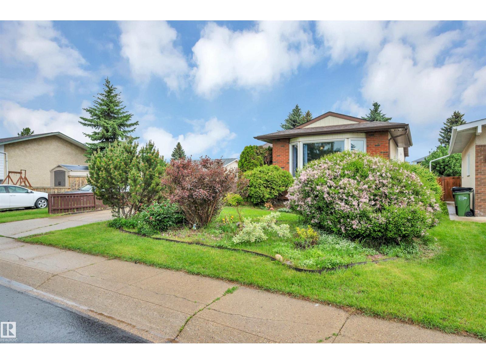 4524 20A AV NW - 2