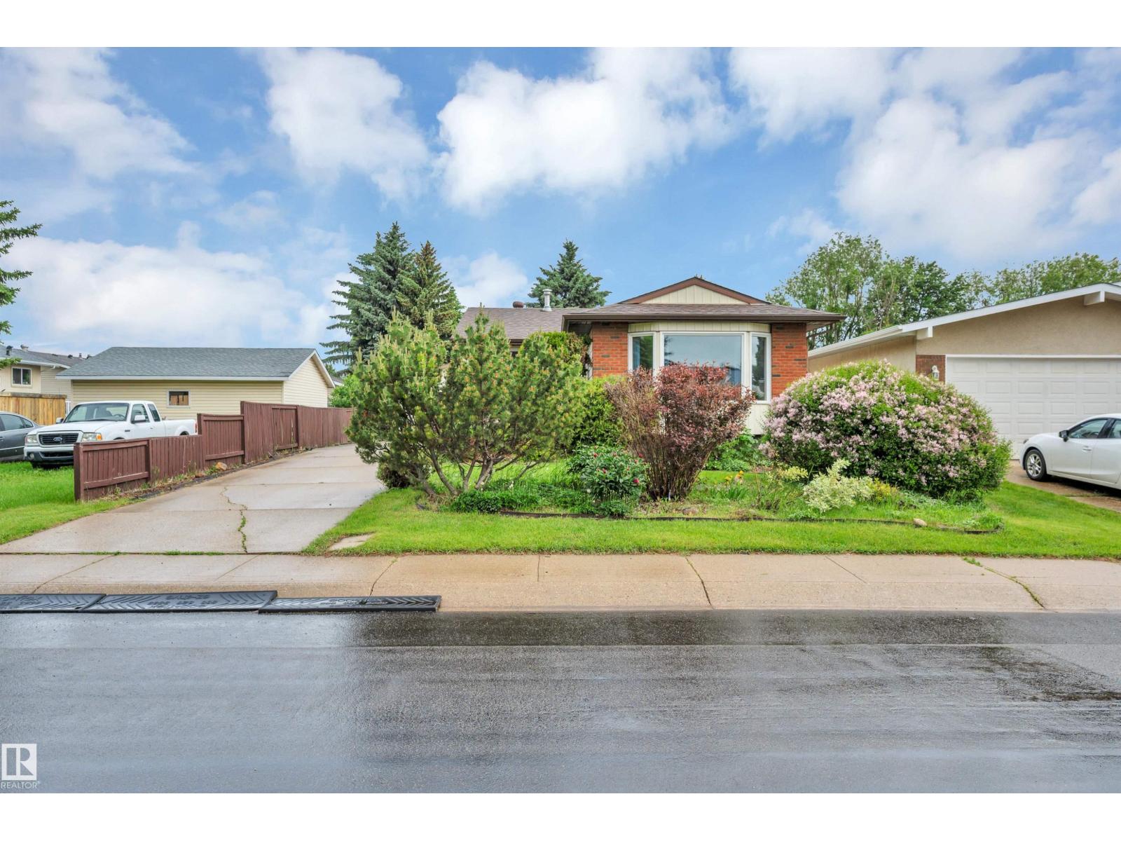 4524 20A AV NW - 3