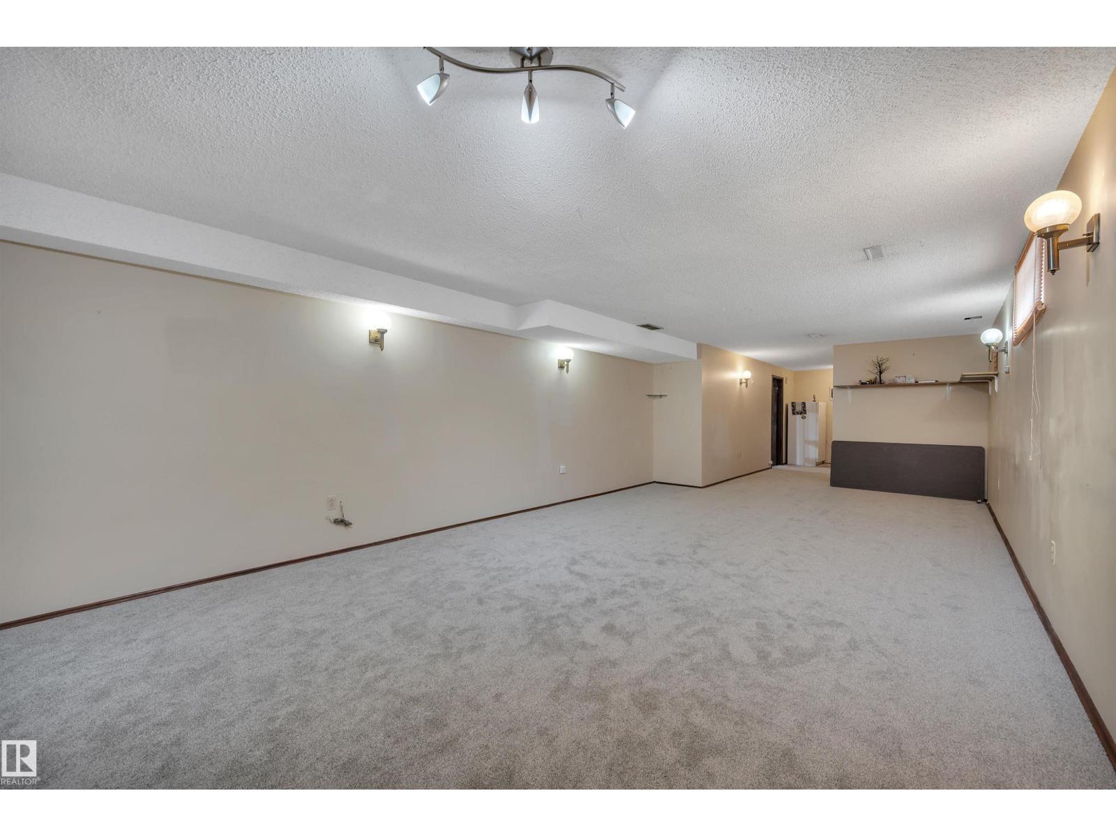 4524 20A AV NW - 34