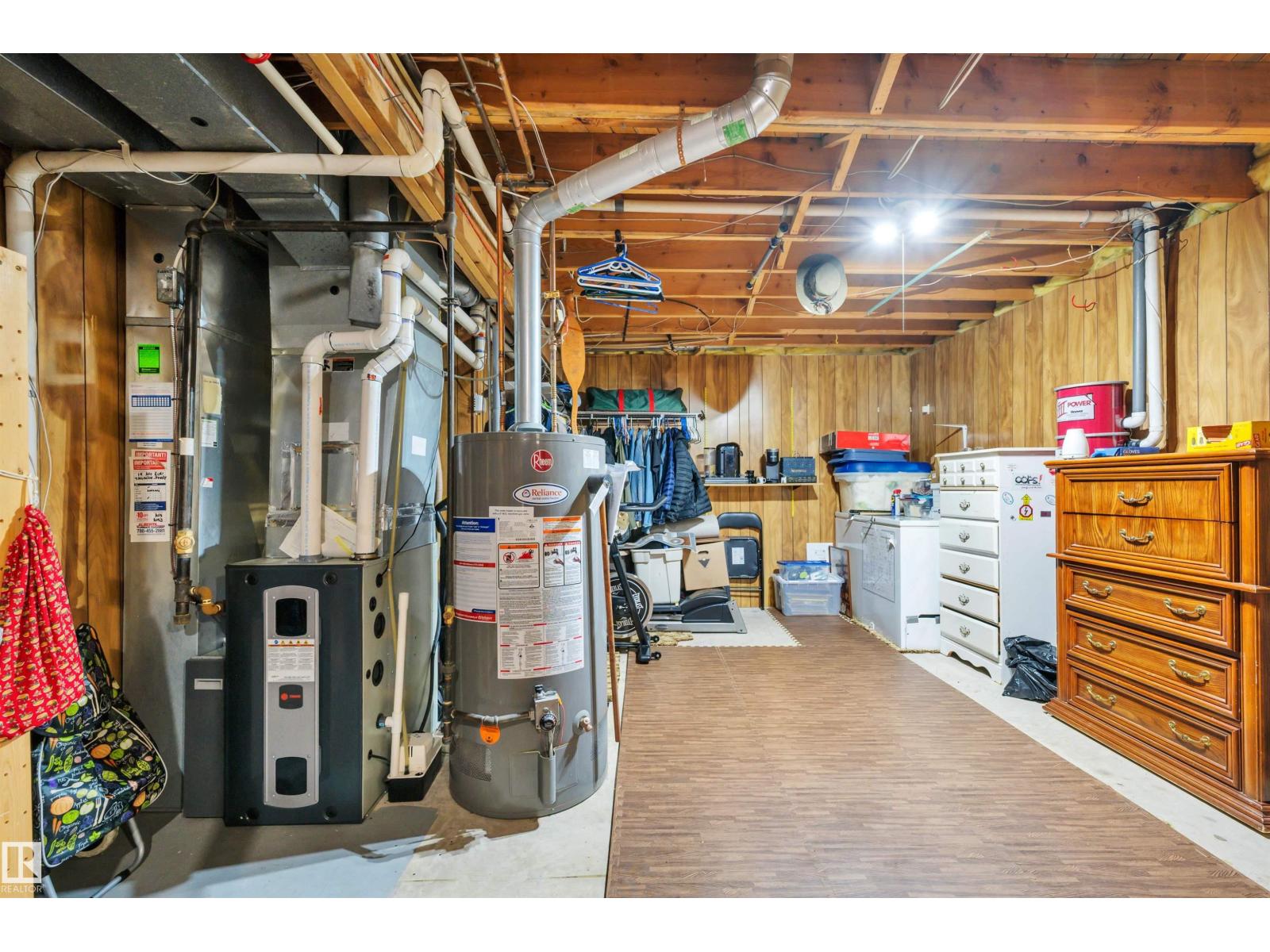 4524 20A AV NW - 37