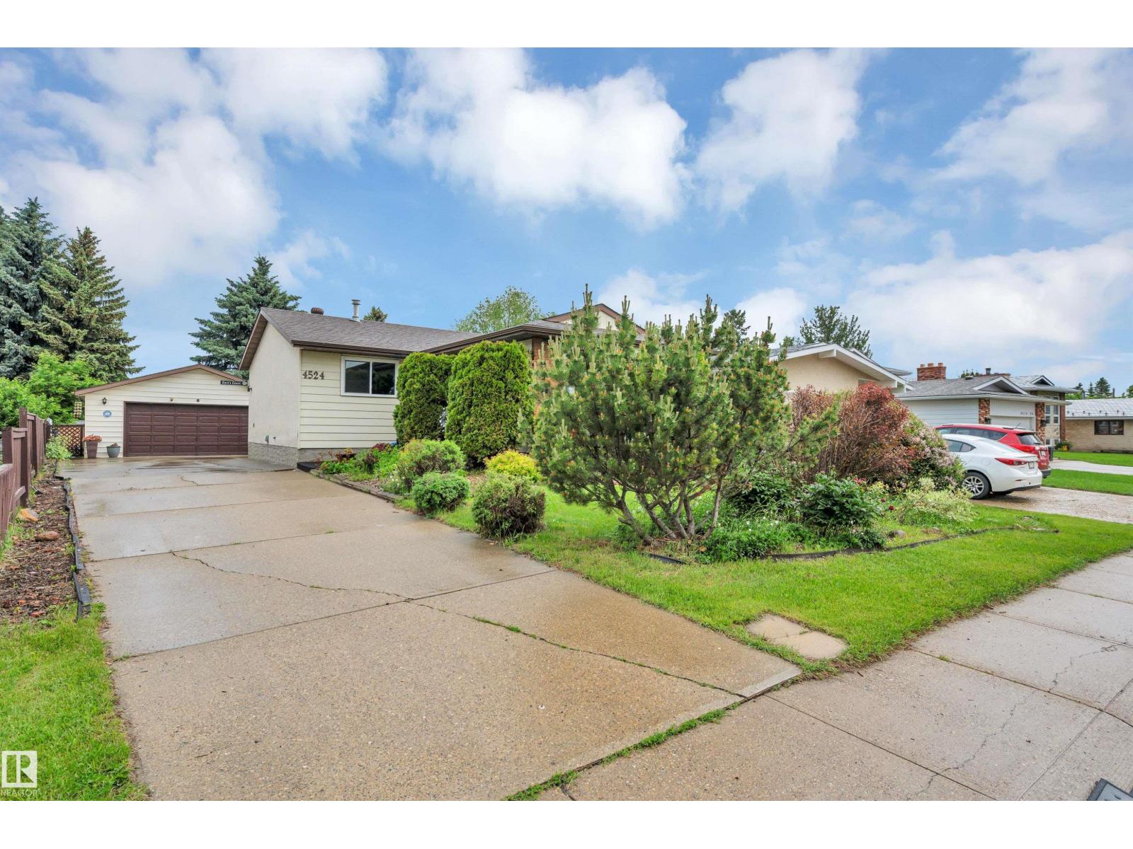 4524 20A AV NW - 4