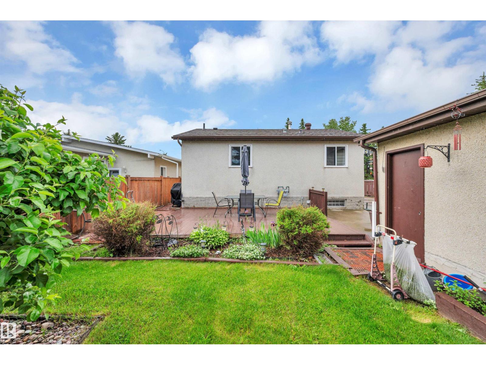 4524 20A AV NW - 48