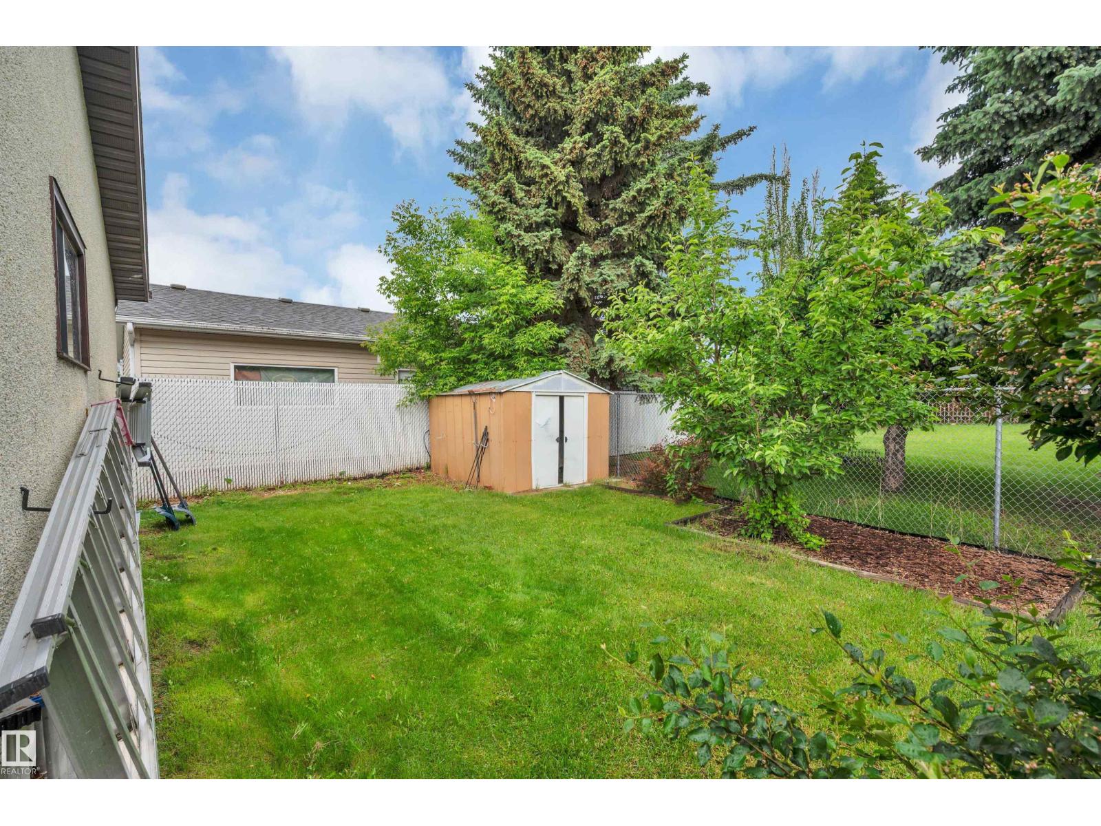 4524 20A AV NW - 50
