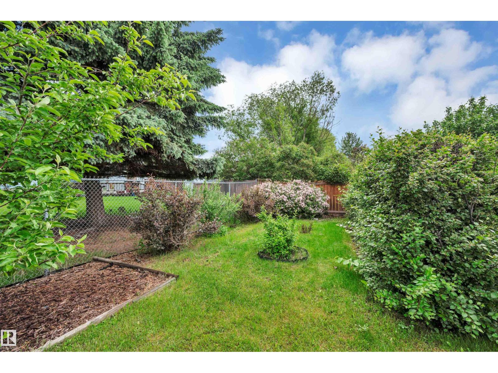 4524 20A AV NW - 51