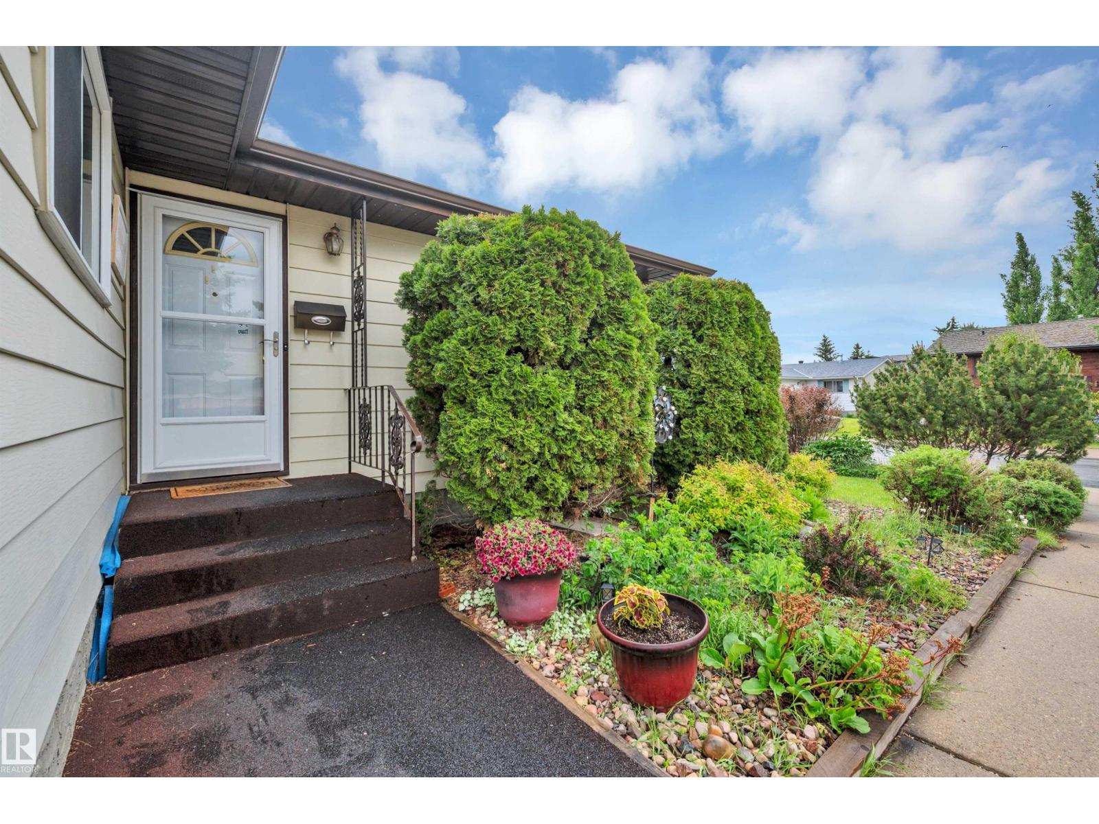4524 20A AV NW - 6