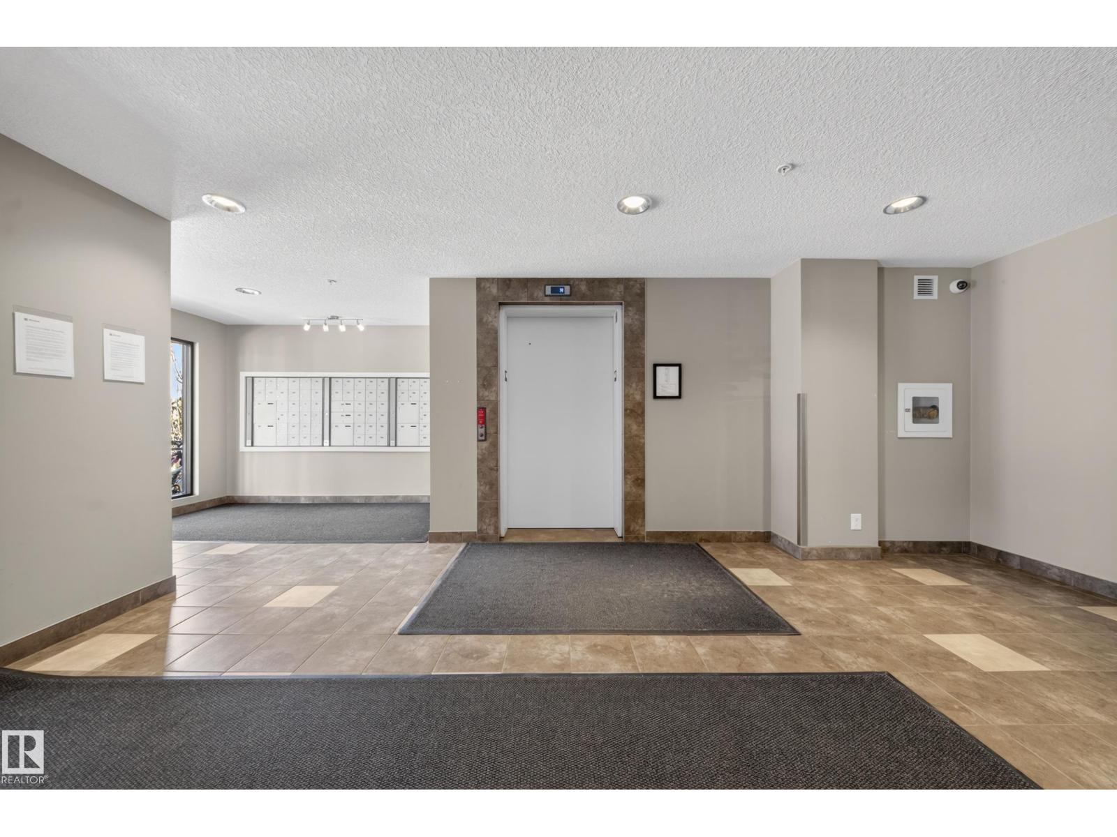228 5515 7 Ave SW - 35