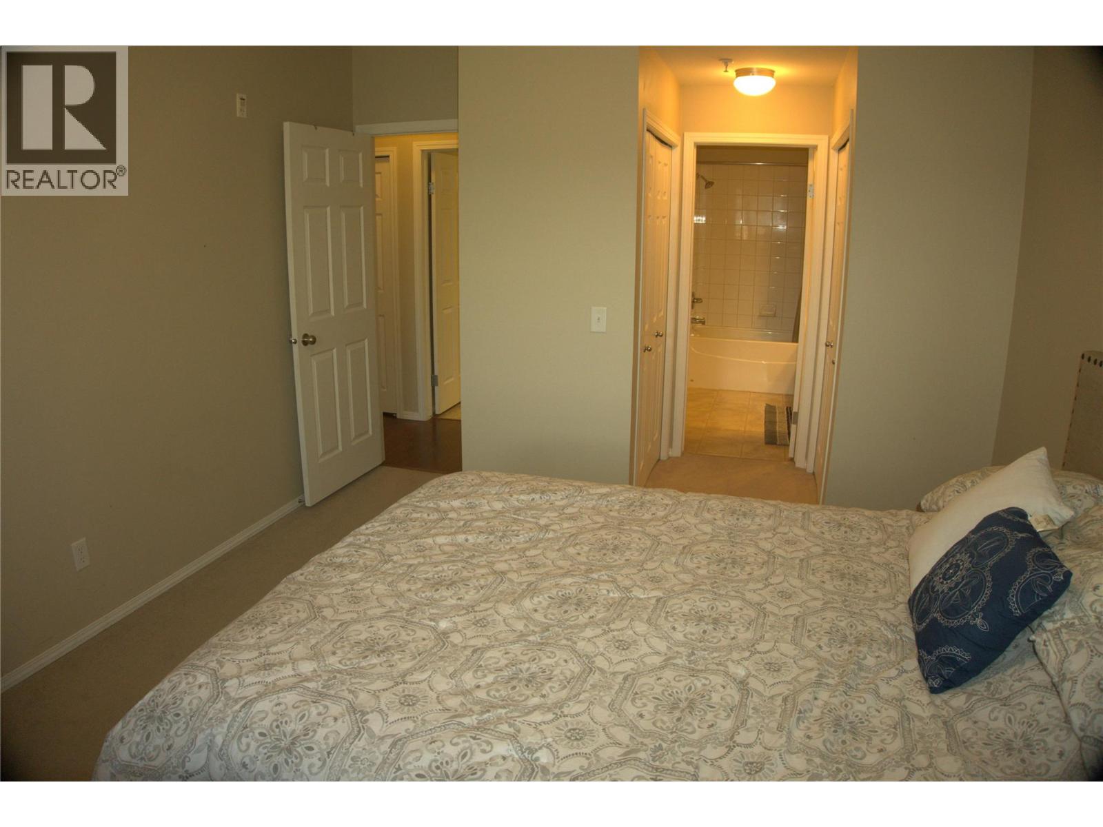 1316 1875 Country Club Drive, Kelowna