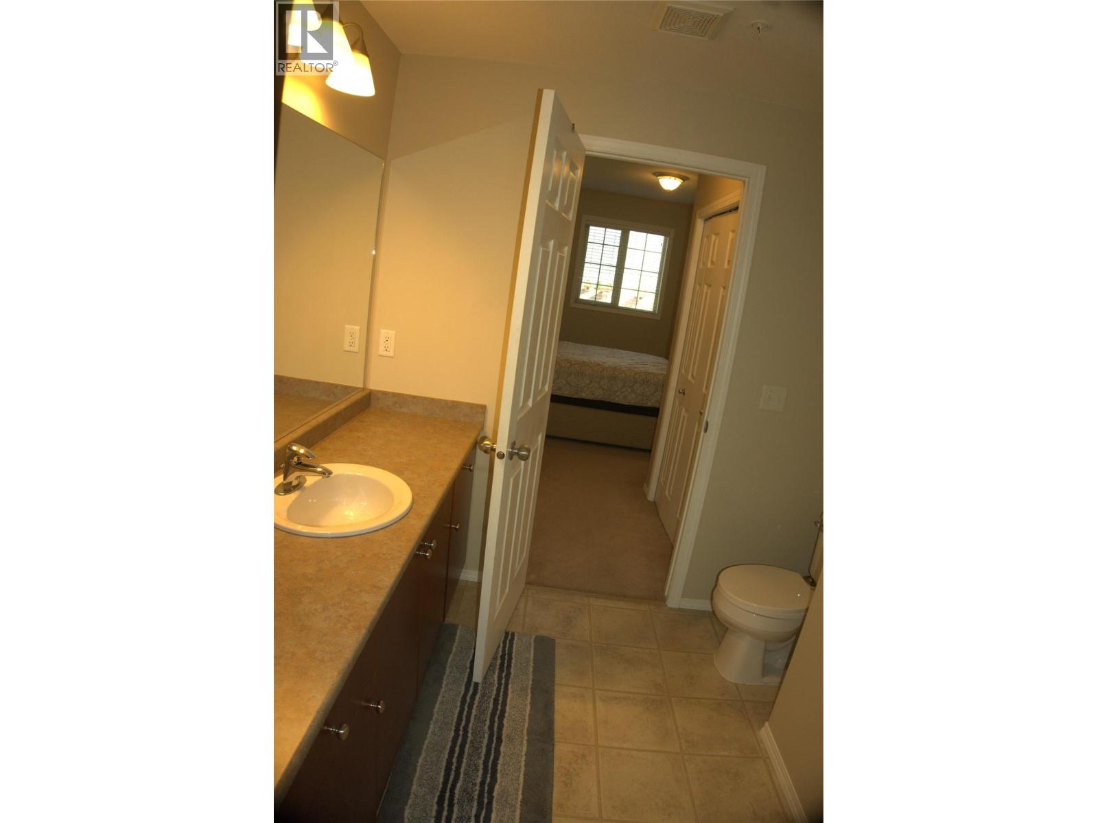 1316 1875 Country Club Drive, Kelowna
