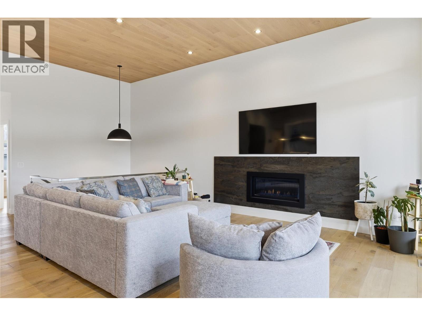 10283 Beacon Hill Drive - 37