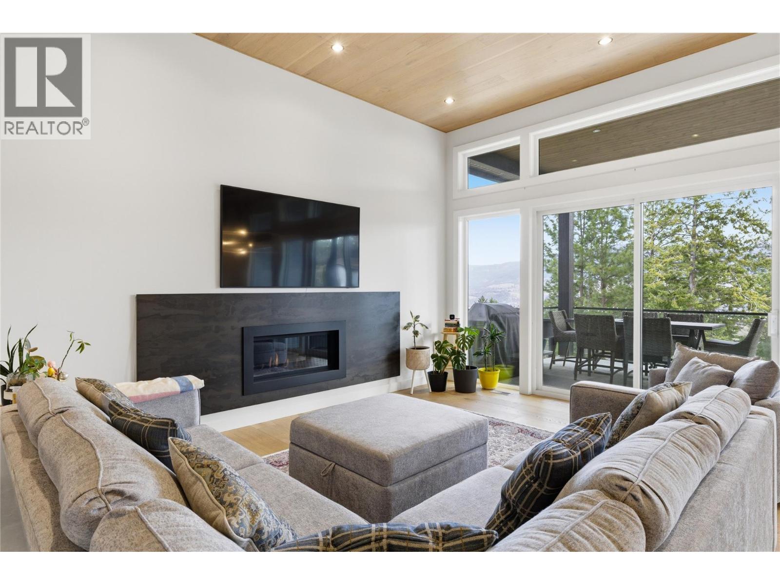10283 Beacon Hill Drive - 38