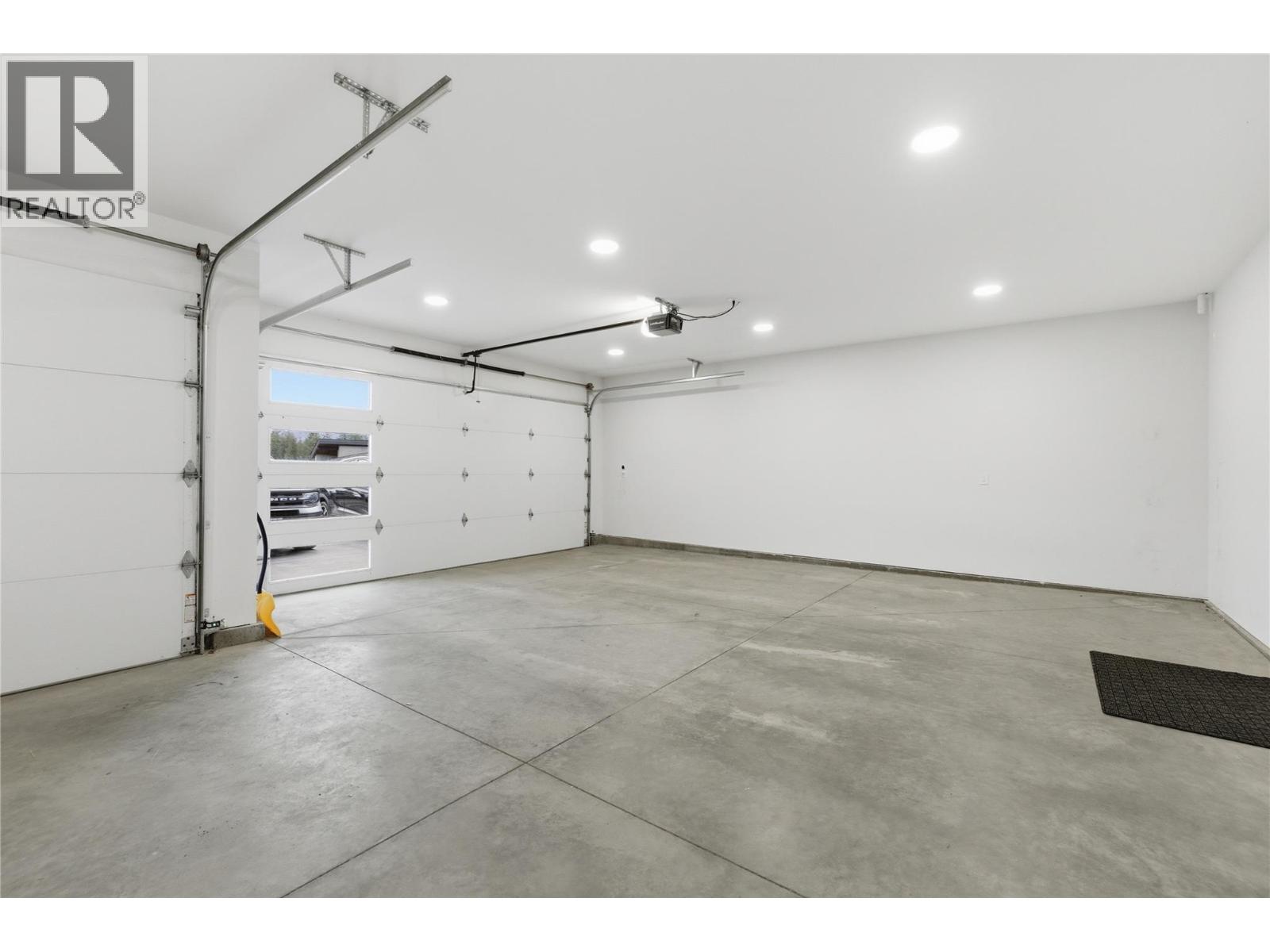 10283 Beacon Hill Drive - 44