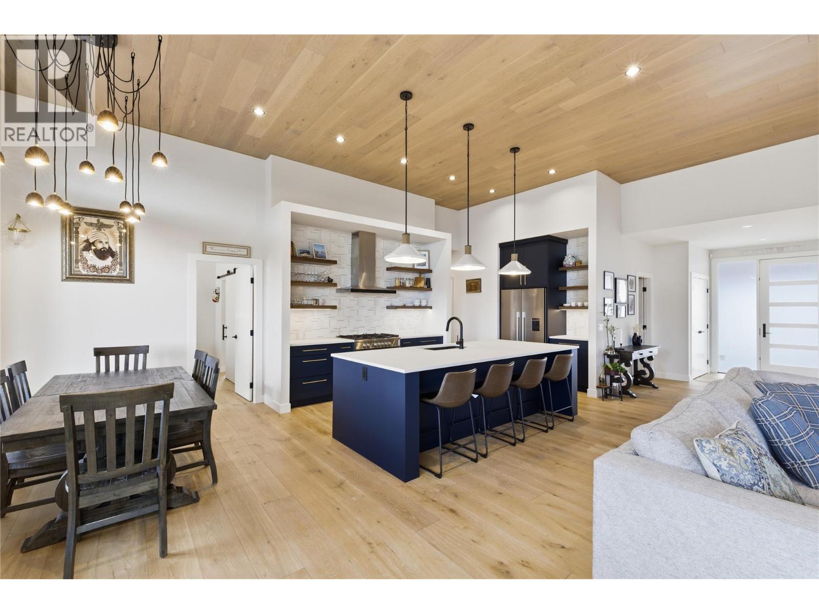 10283 Beacon Hill Drive - 40