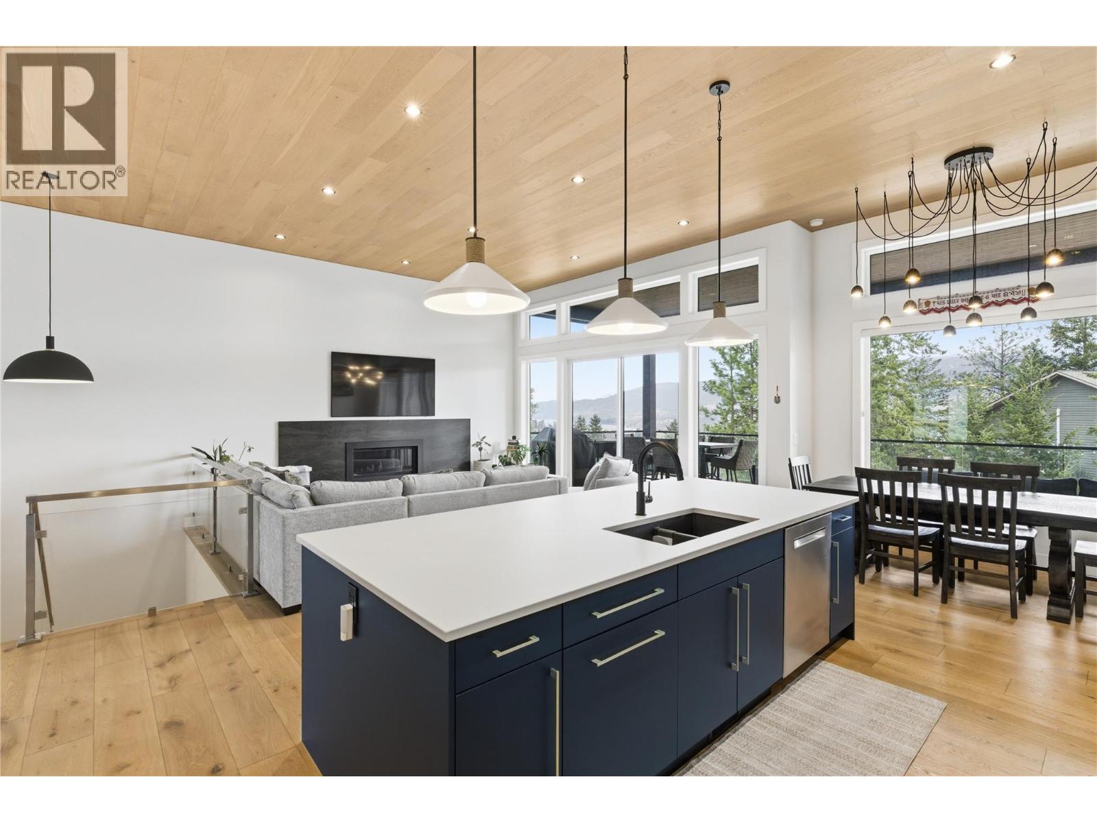 10283 Beacon Hill Drive - 34