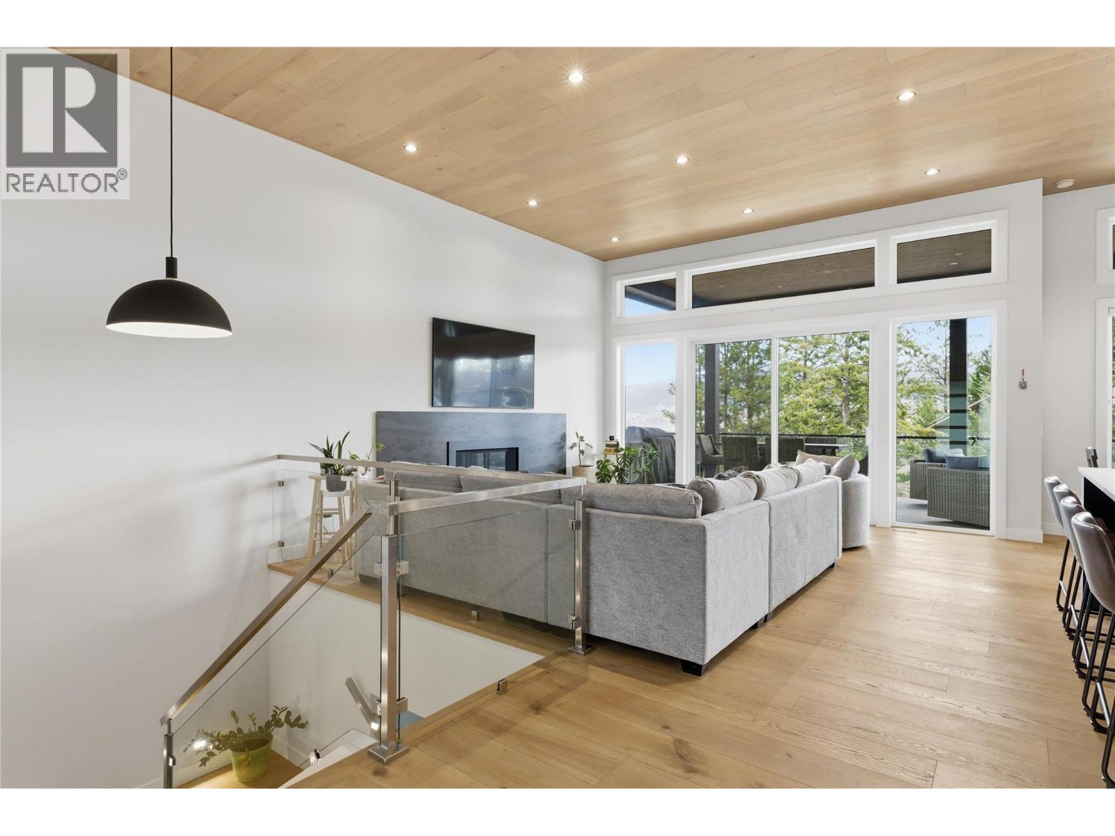 10283 Beacon Hill Drive - 28