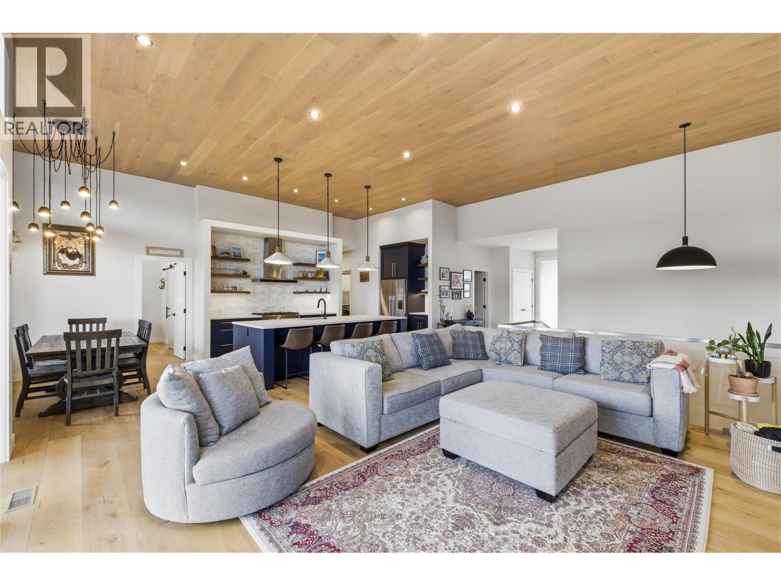 10283 Beacon Hill Drive - 39