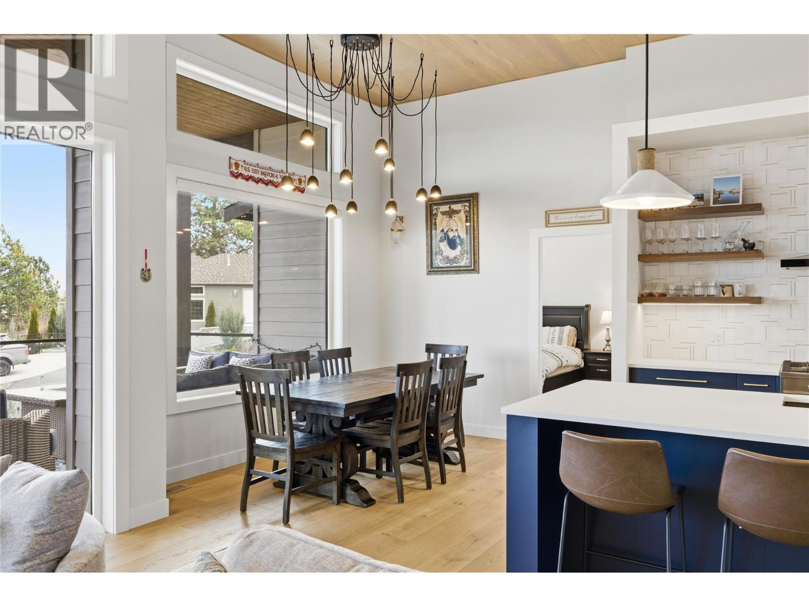 10283 Beacon Hill Drive - 41