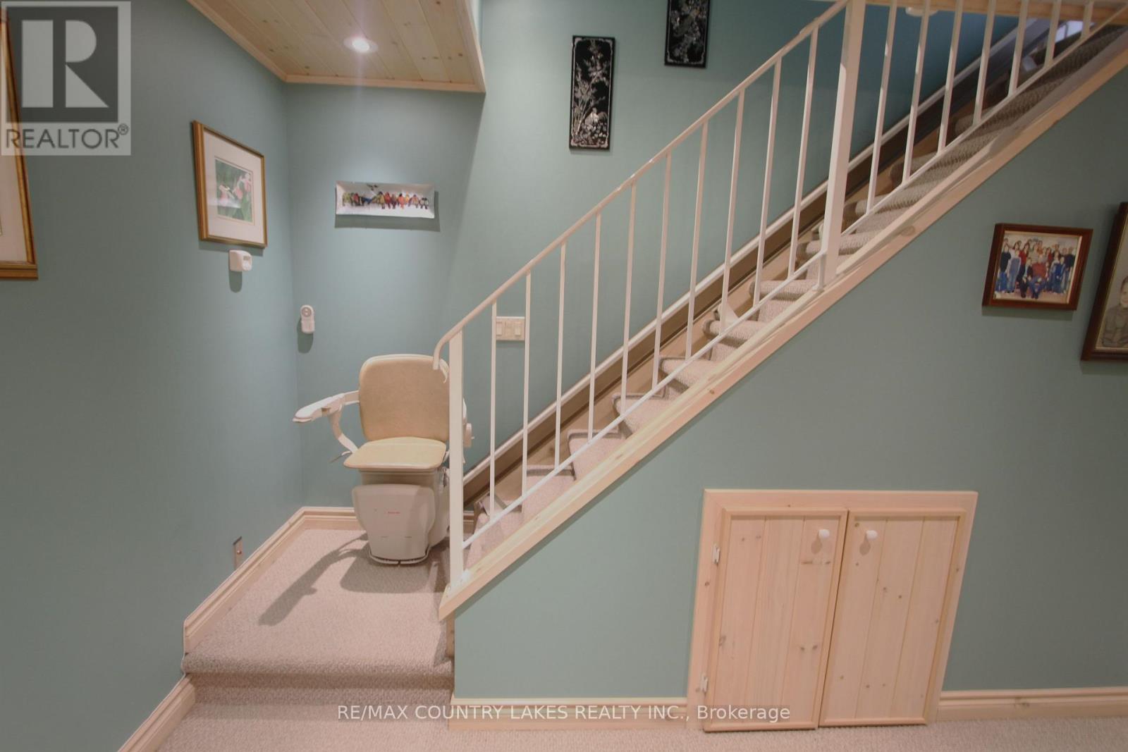 27 HILLCREST AVENUE - 29