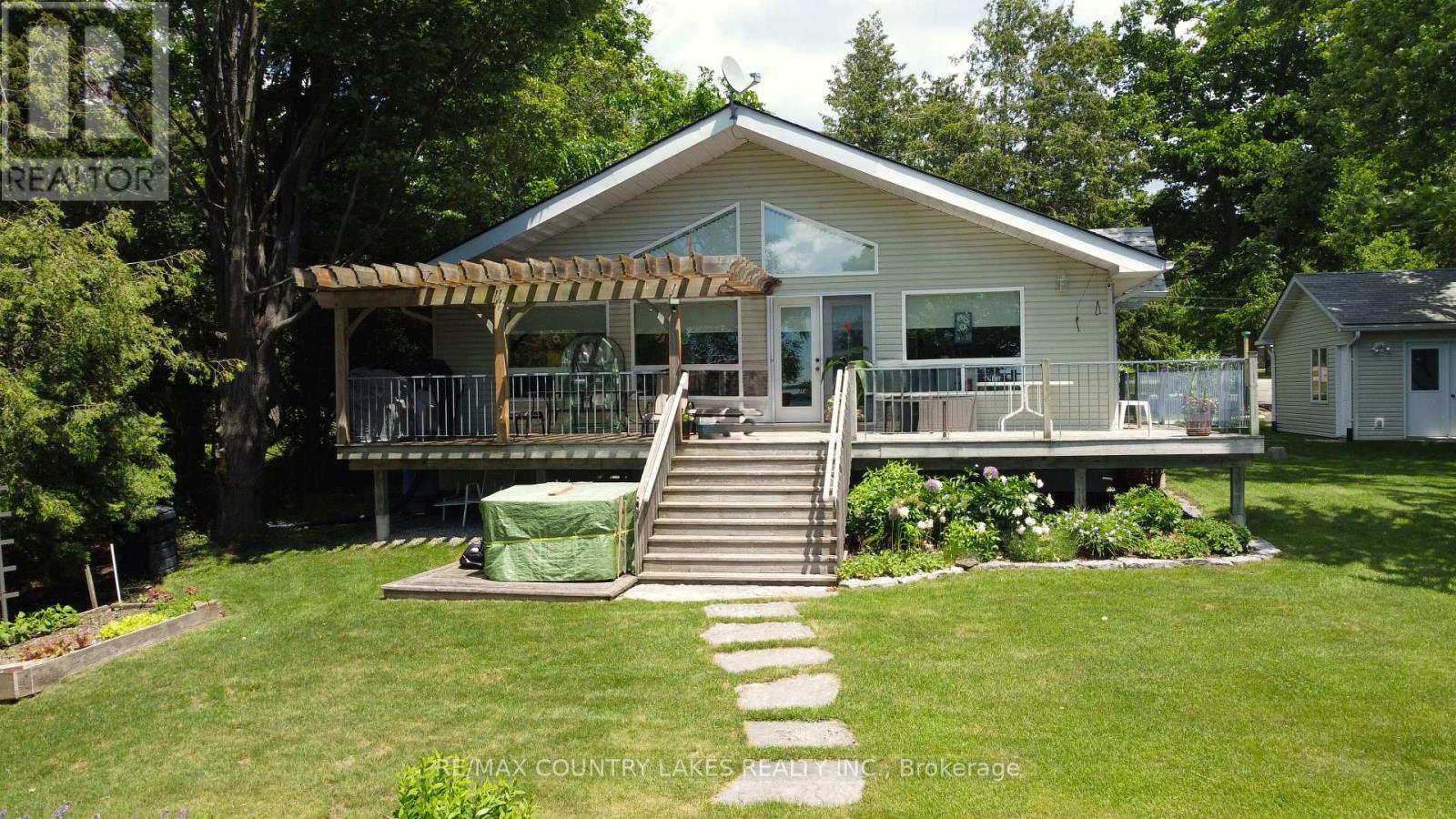 27 HILLCREST AVENUE - 38