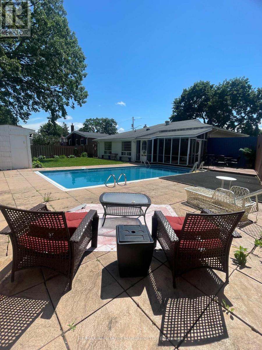 428 BELLEVUE CRESCENT - 30