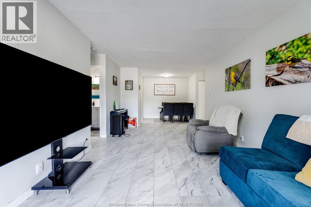 #A107 12 Montgomery - 10