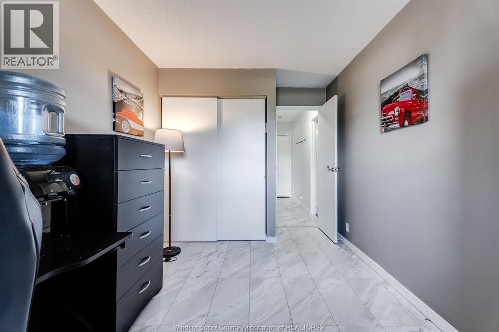 #A107 12 Montgomery - 24