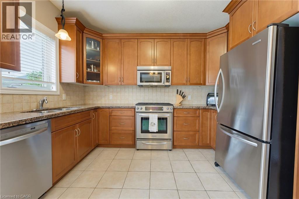 73 DEGROW Crescent - 16