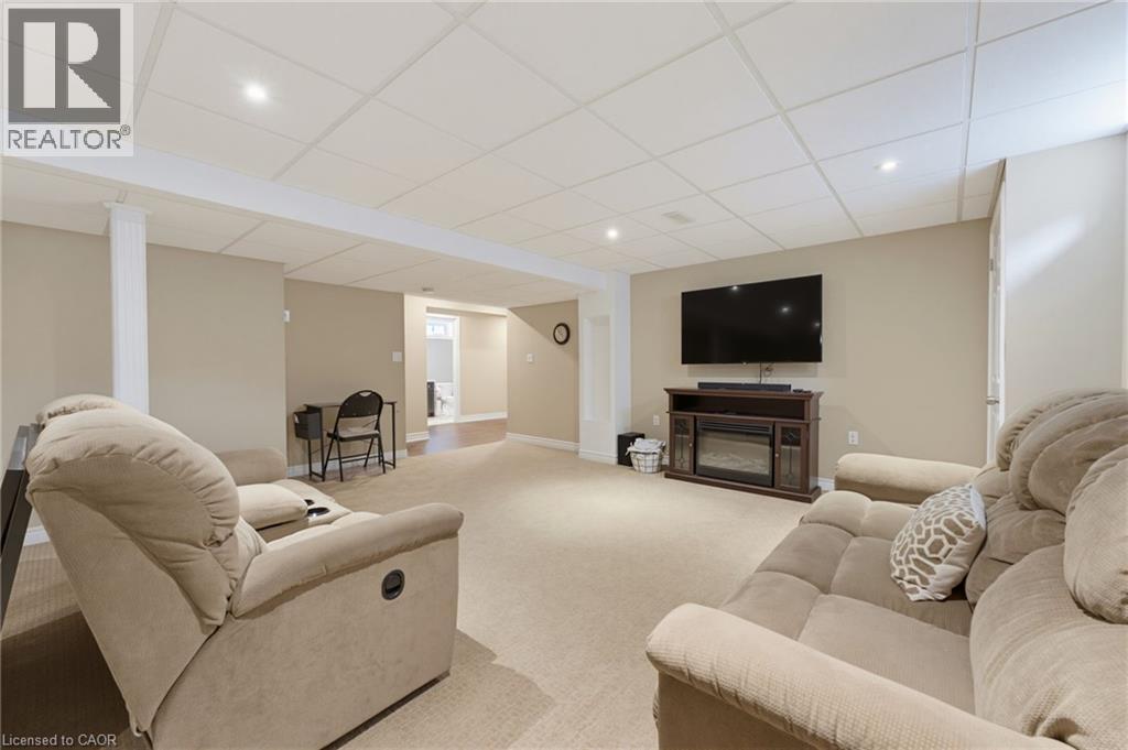 73 DEGROW Crescent - 34