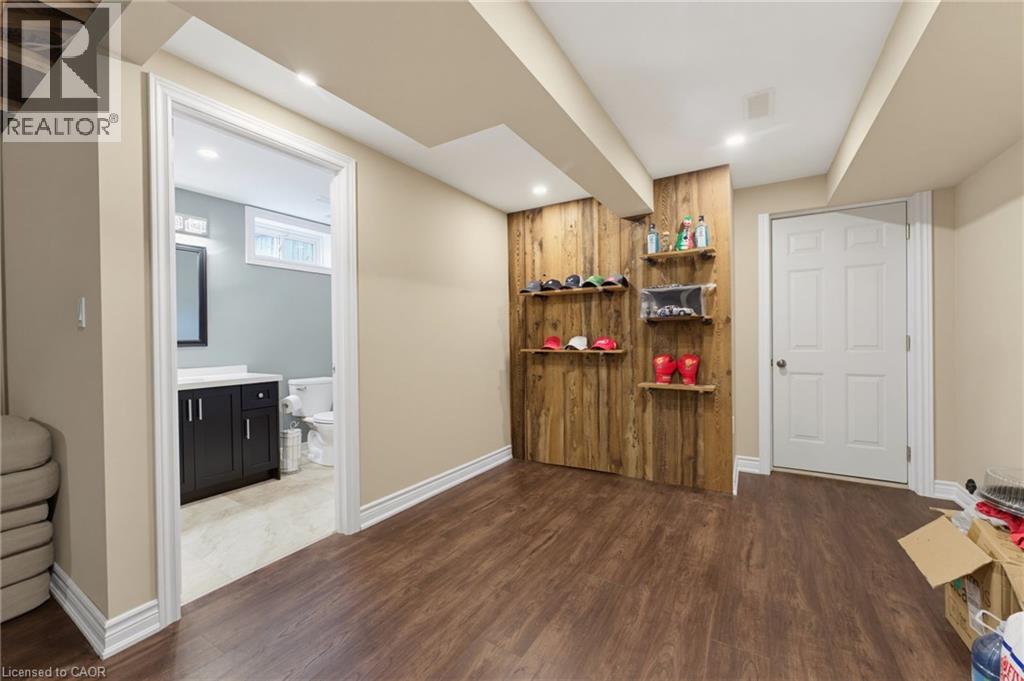 73 DEGROW Crescent - 36
