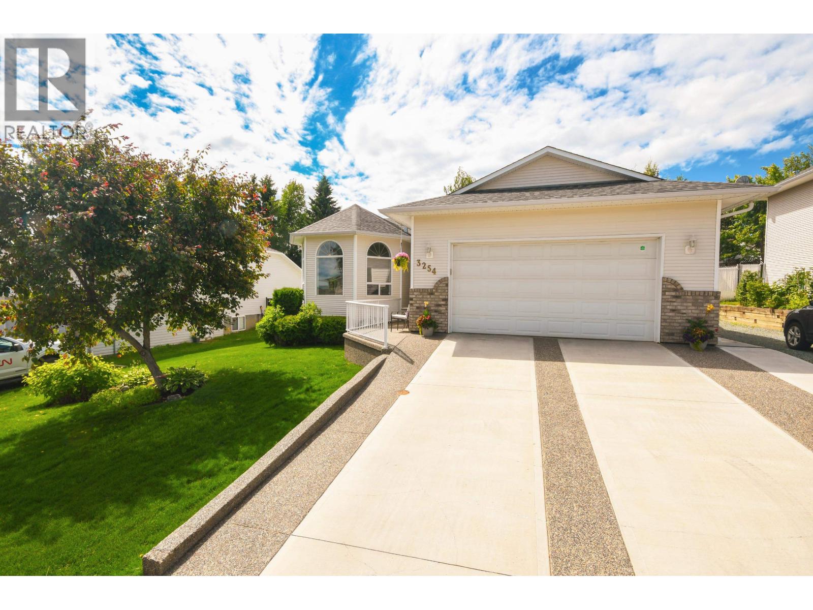 3254 VISTA VIEW ROAD — $674,900