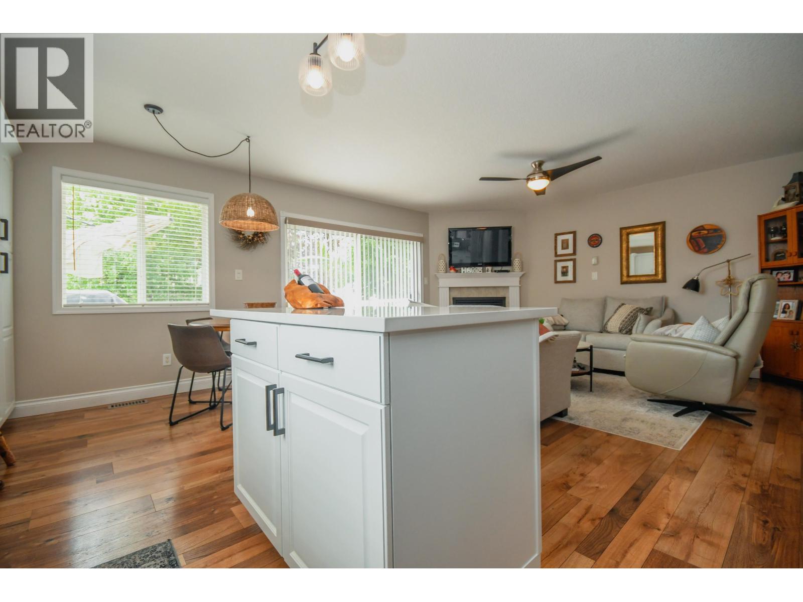 Photo 12 of 40 — 3254 VISTA VIEW ROAD · Prince George, BC